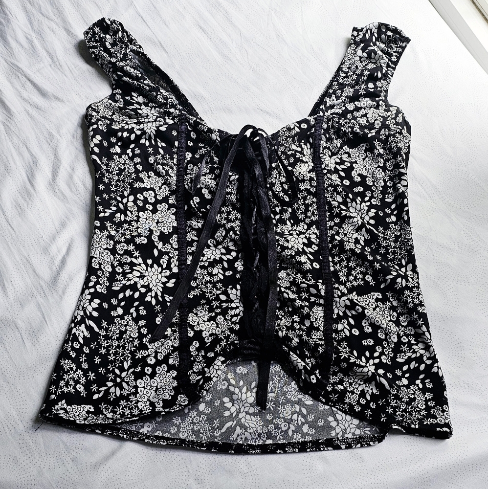 Suzy Shier Monochrome Floral Lace-Up Babydoll Coquette Blouse Corset Detailing
